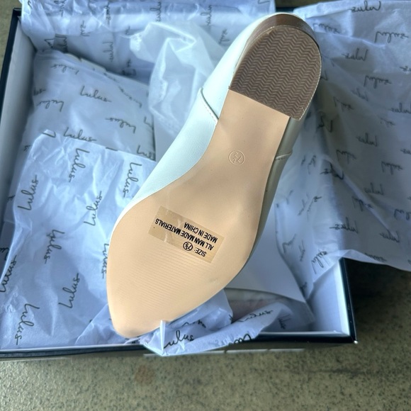 New Lulus Taryne White Pointed Toe Ankle Western Booties - Picture 4 of 8